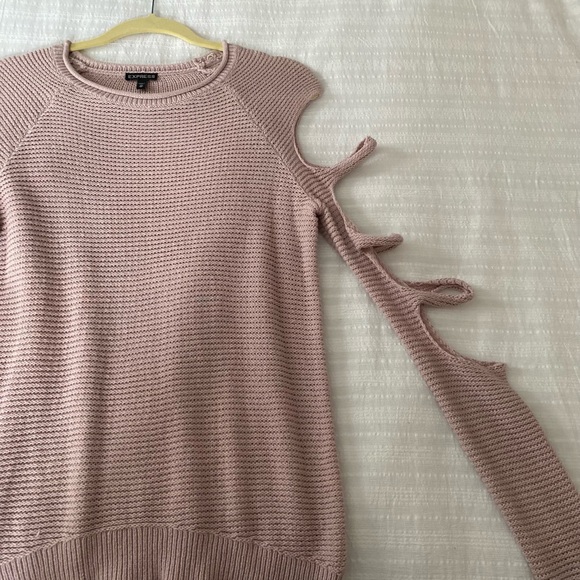 Express Sweater - Picture 2 of 3